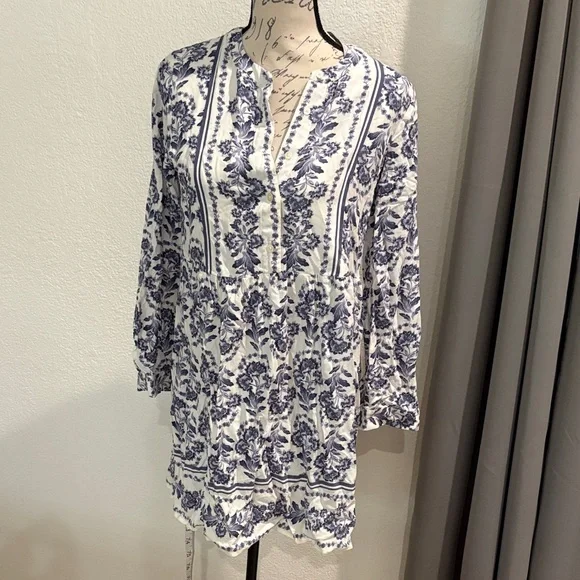 LOFT White and Blue Patterned Blouse - Picture 1 of 6